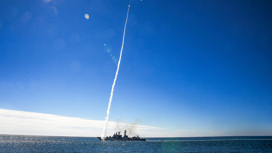 Rusia aplasta instalaciones del complejo militar-industrial ucraniano con armas de alta precisión