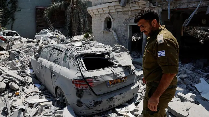 Netanyahu dice que Irán pagará “un precio muy alto” por las muertes tras misiles de Teherán, que reporta decenas de víctimas por ataques de Israel