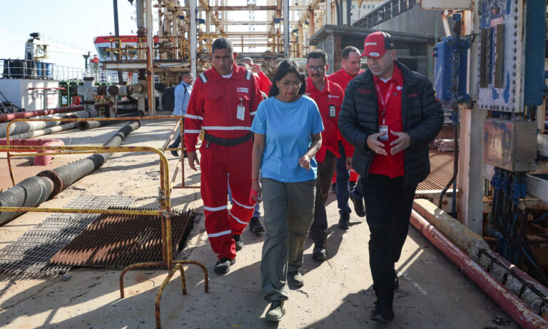 Delcy Rodríguez supervisa el Complejo Refinador Paraguaná