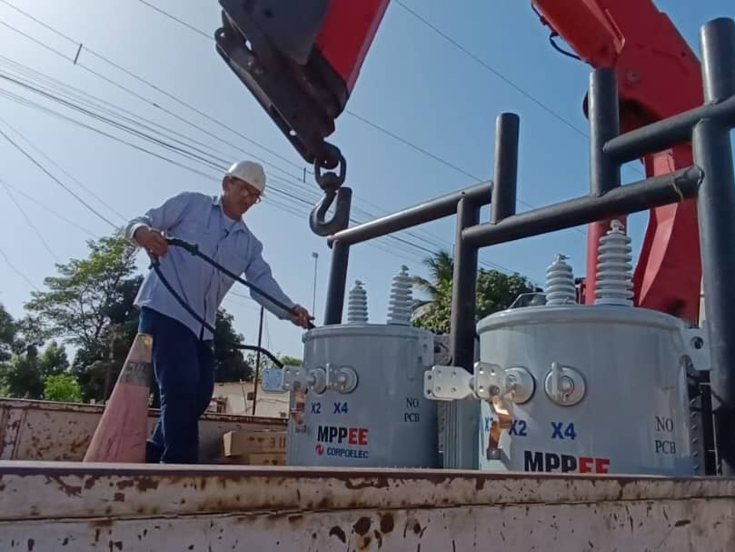 Instalan transformadores en el Hospital Universitario de Maracaibo