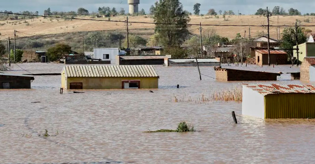 ¡GRAVES INUNDACIONES EN SUDÁFRICA! Sube a 78 el número de muertos tras las fuertes lluvias