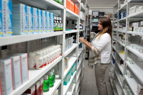 Cifar estima que industria farmacéutica culmine 2025 con incremento de 20% en producción