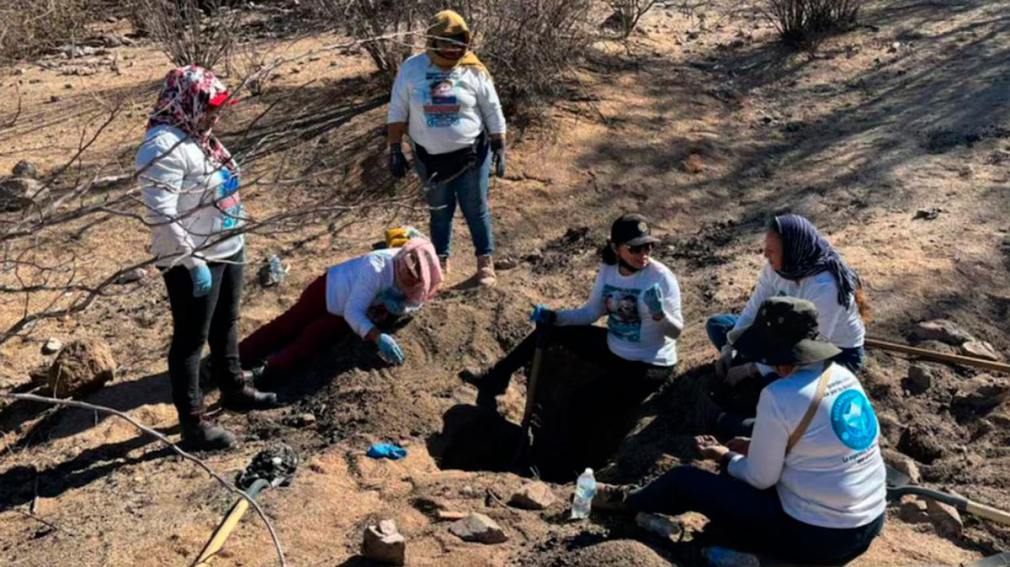 Horror en México: hallaron los cuerpos de tres hermanitas abrazadas en un descampado