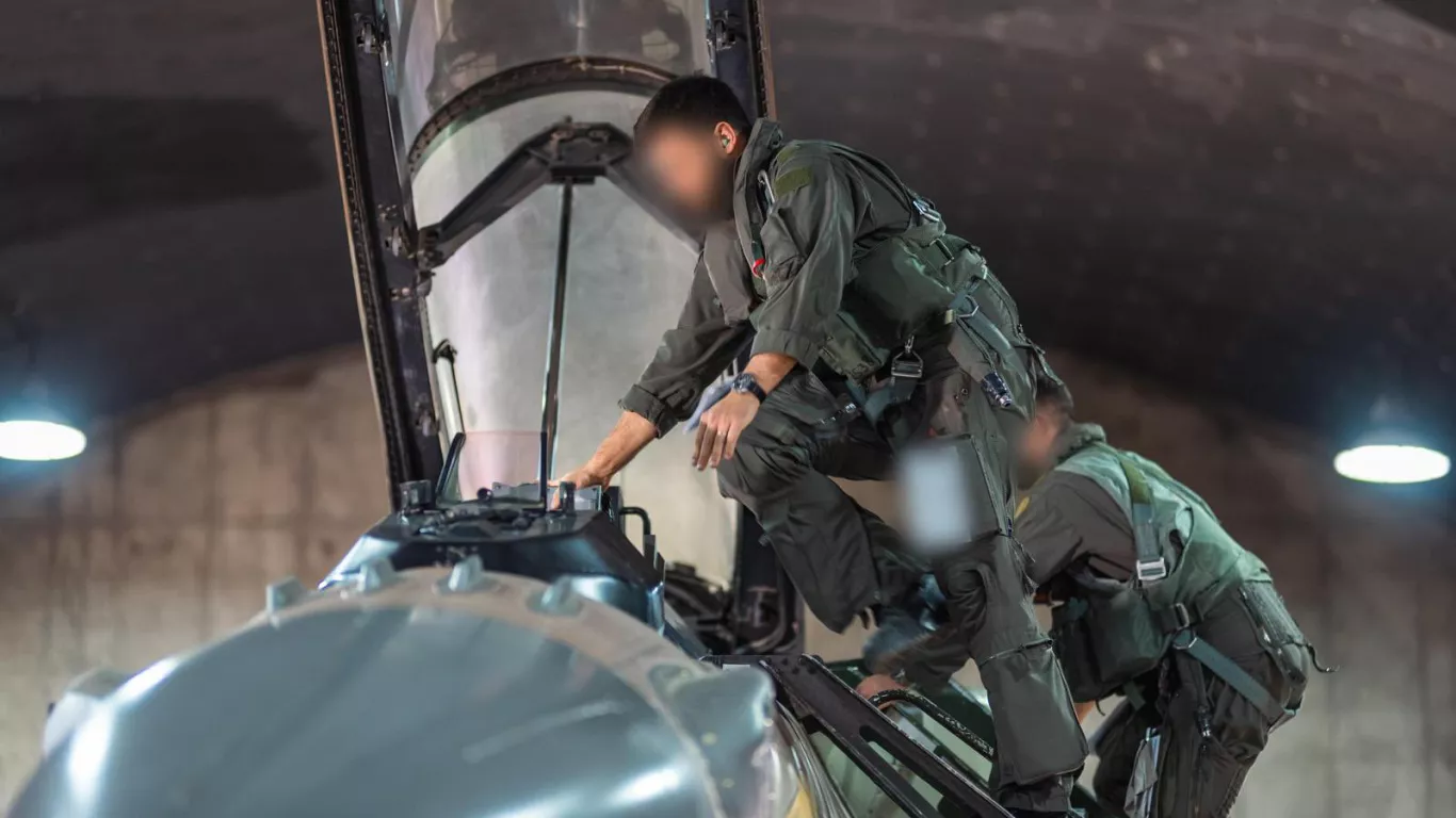 Piloto israelí: “No se disparó ni un solo misil antiaéreo contra nuestros cazas durante toda la guerra con Irán”