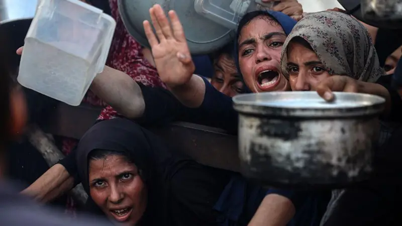 La ONU pide a Israel que permita el acceso de 6.000 camiones de ayuda humanitaria que esperan a entrar en Gaza