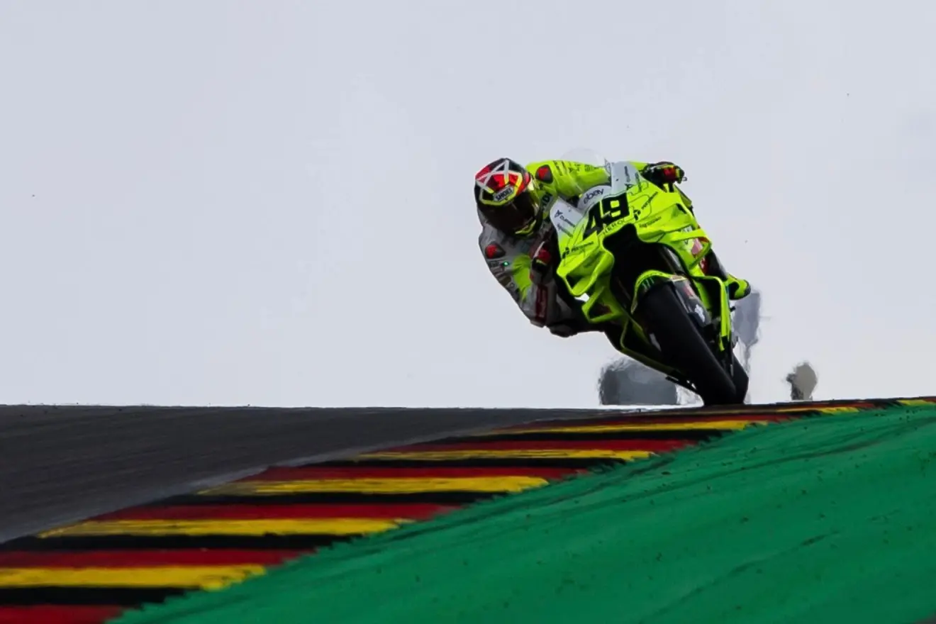 Di Giannantonio puede con los Márquez y con el récord