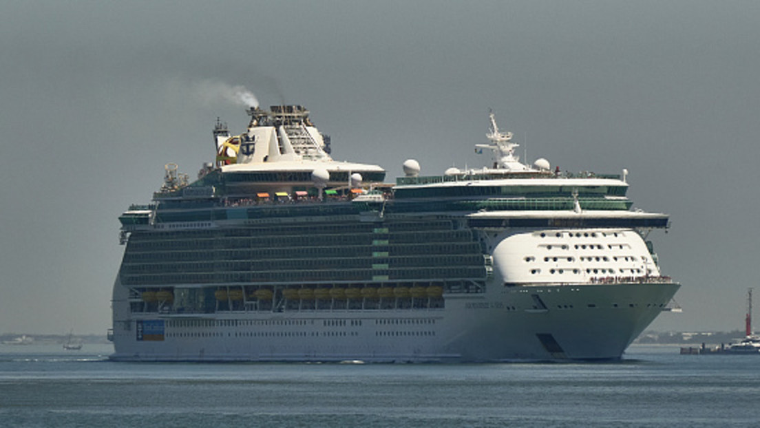 Más de 130 pasajeros enferman por un brote “desconocido” en crucero de lujo