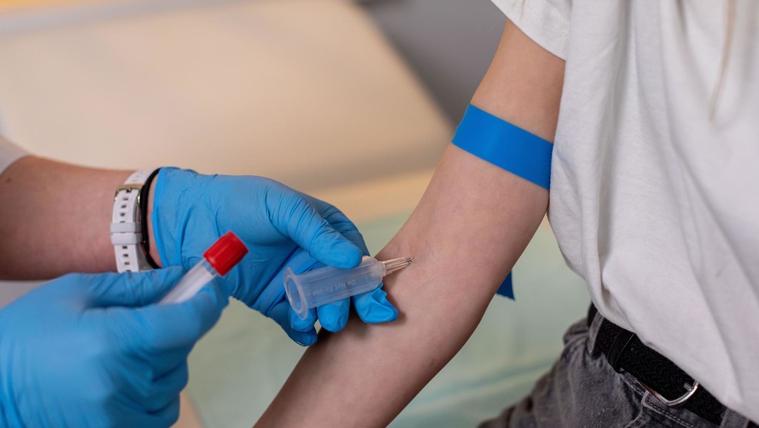 ‘Entrenador vampiro’ obligaba a cambiar sangre donada por créditos