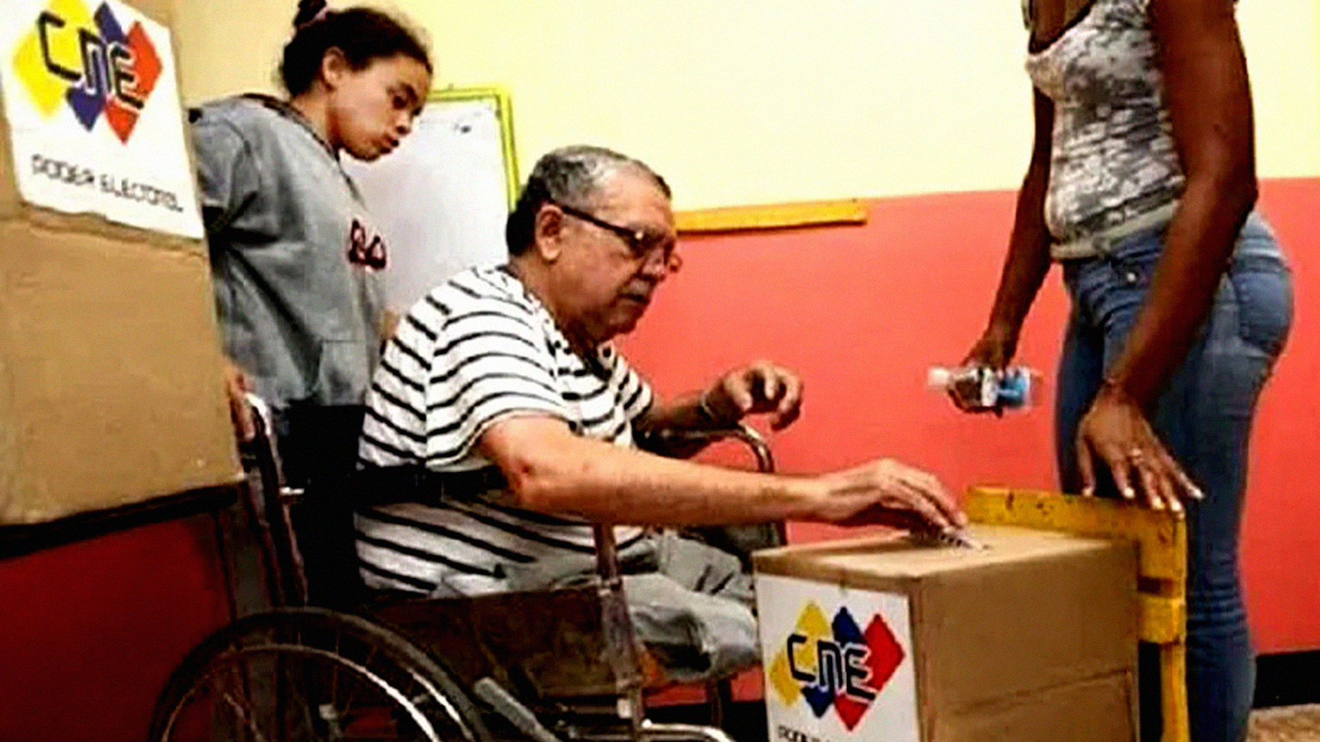 Elecciones en el Zulia transcurren con normalidad en su jornada inicial