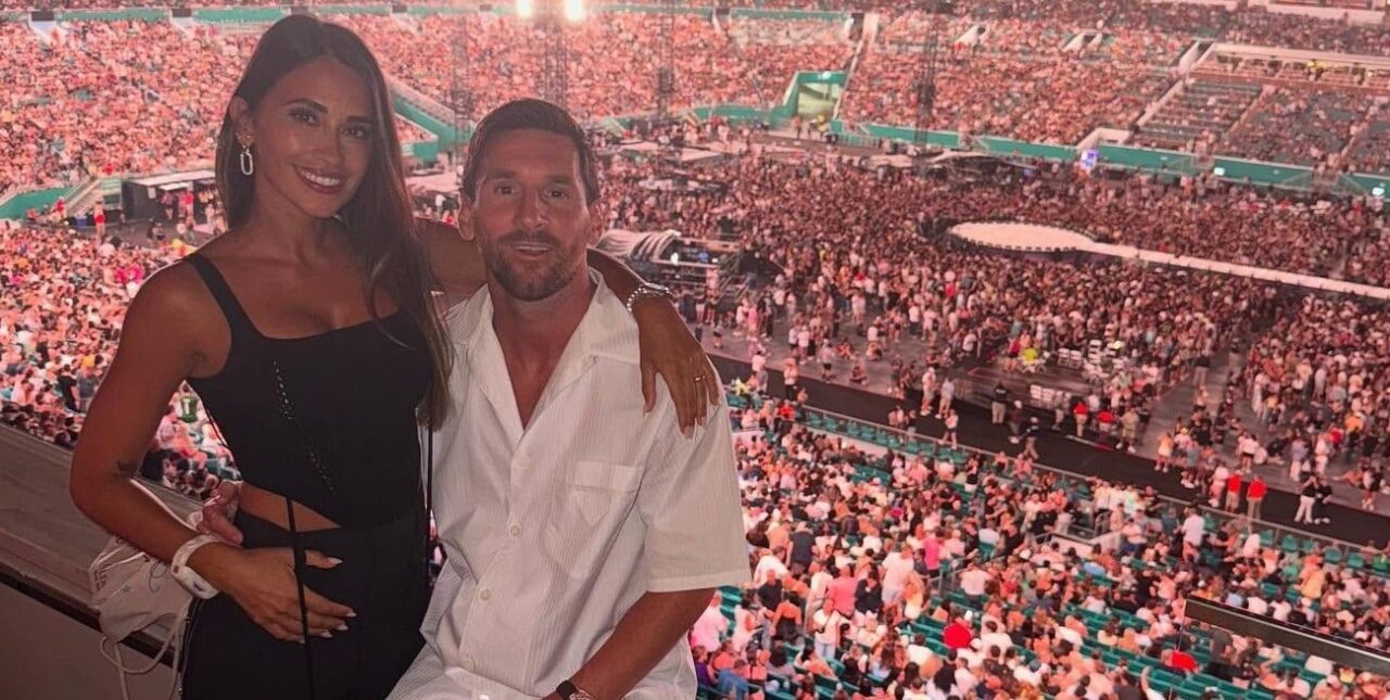 ¡OVACIÓN TOTAL! Messi y Antonela se robaron el show en la kiss cam del concierto de Coldplay