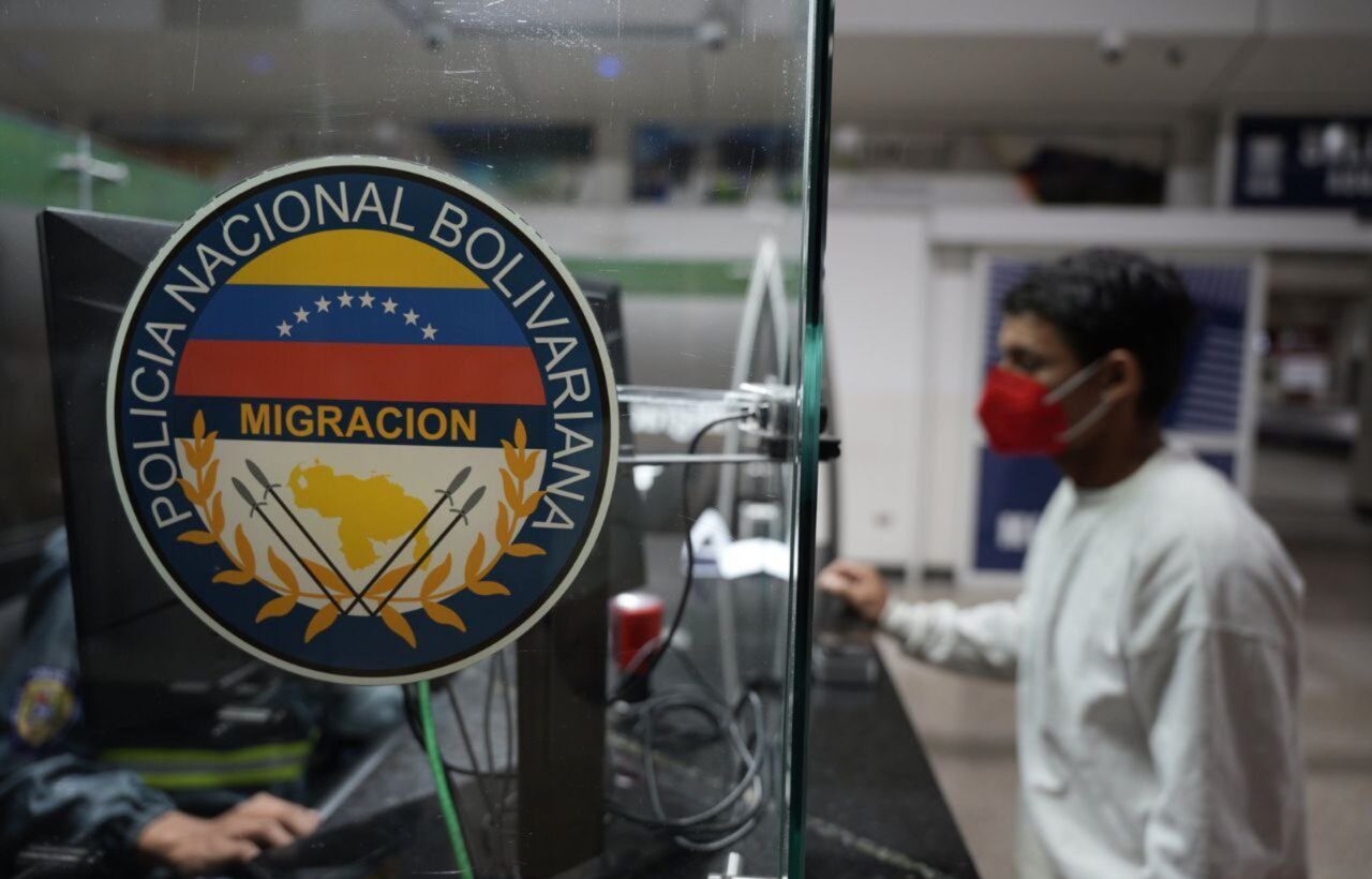 Llegan al país 210 migrantes deportados desde Estados Unidos