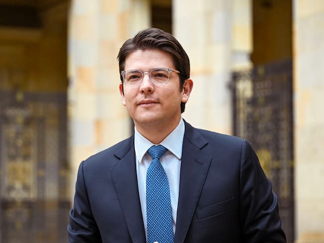 Médicos colombianos confirman un protocolo para despertar a Miguel Uribe por una mejoría