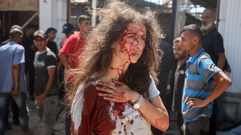 El ataque de Israel a una cafetería frente al mar en Gaza que deja al menos 20 muertos, según rescatistas y testigos