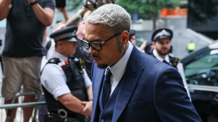 Chris Brown se declara no culpable de dos nuevos cargos de agresión