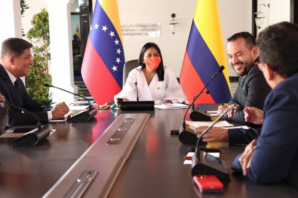 Venezuela y Colombia analizan agenda energética bilateral