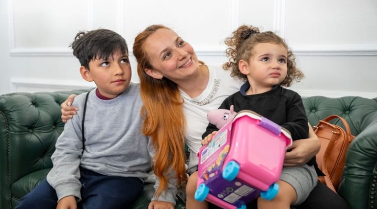 Segundo grupo de niños venezolanos repatriados desde EE. UU. llega a Venezuela