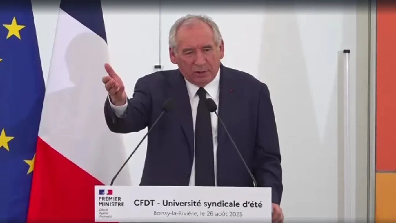Bayrou pide elegir entre el “caos” y la “responsabilidad” en Francia