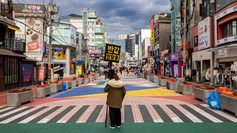 “Un escape de la soledad”: las tiendas de Seúl que luchan contra el aislamiento