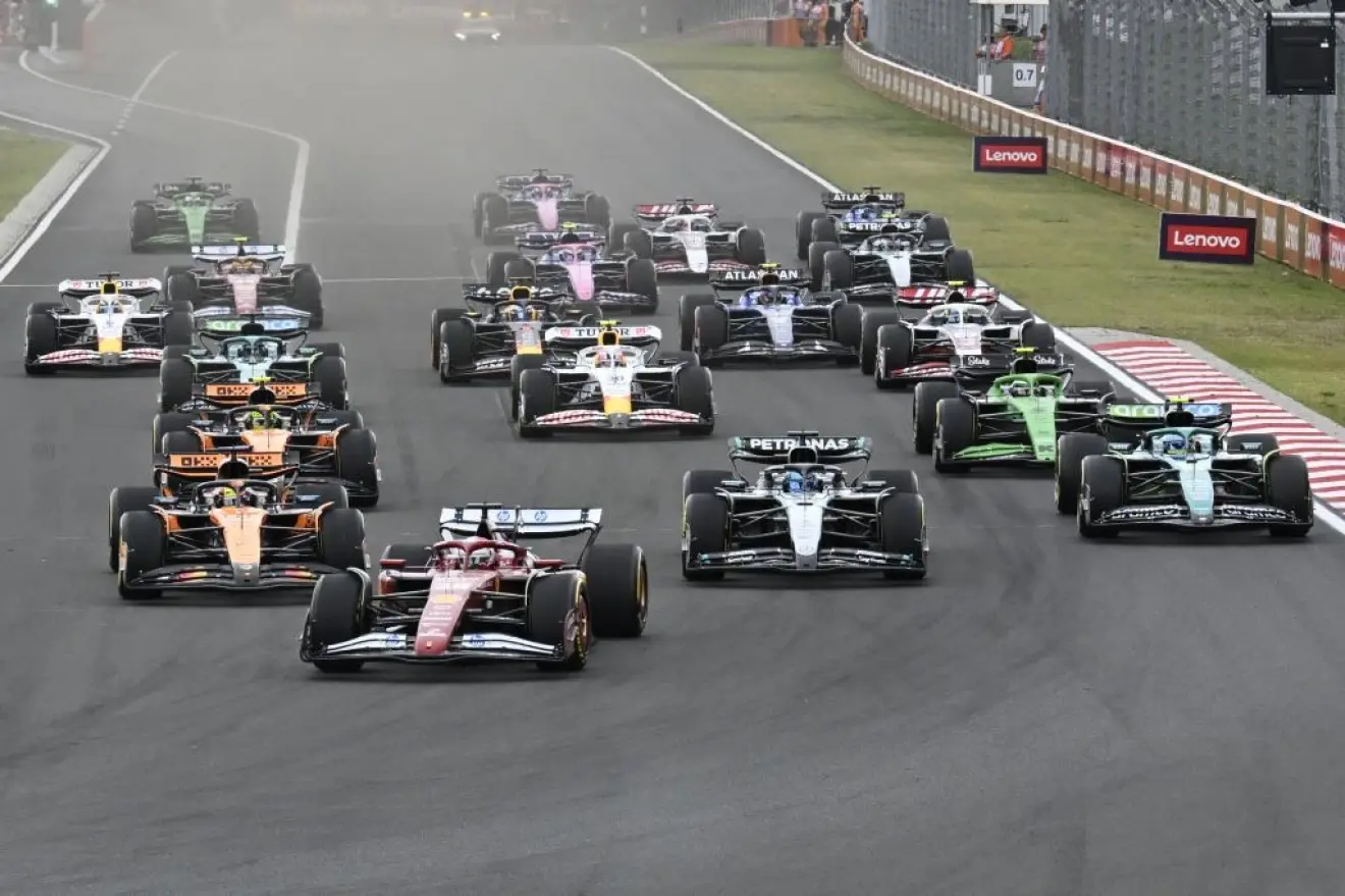 Un recital de Norris y una heroicidad de Alonso reinan en la guerra estratégica