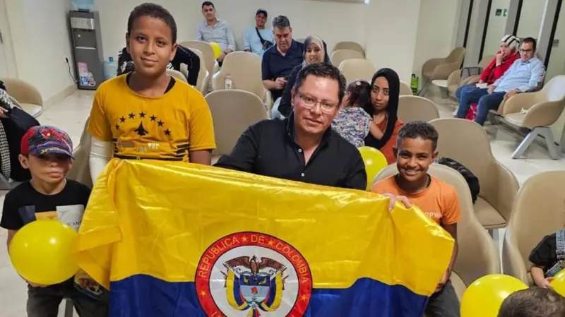 La odisea del colombiano que se coló en Gaza para alimentar a cientos de personas en pleno conflicto con Israel