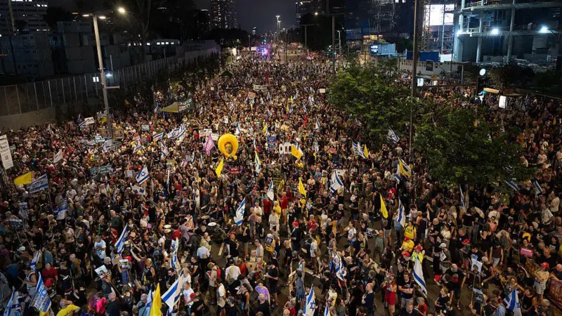 “Nos negamos a seguir sirviendo en esta guerra política de Netanyahu”, miles de personas protestan en Israel por el plan de ocupación de la ciudad de Gaza