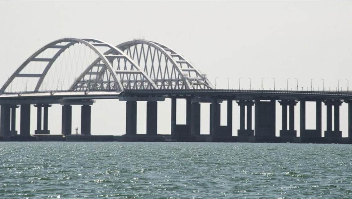 ¡EN PLENA REUNIÓN POR LA PAZ! Rusia afirma haber frustrado ataque terrorista de Ucrania contra el puente de Crimea