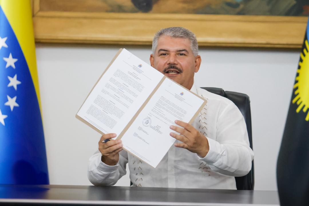 Gobernador Caldera crea la Secretaría de Pueblos Indígenas y el Comité de Reforestación de Cuencas Hidrográficas