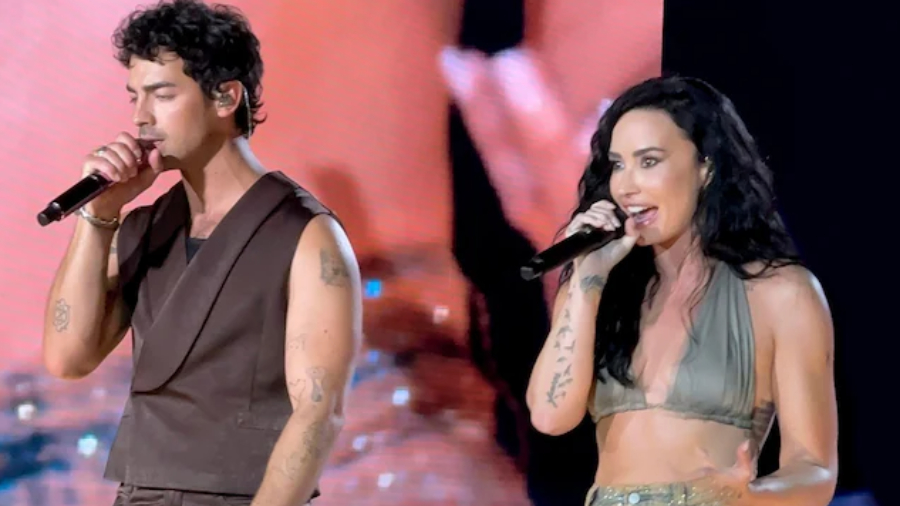 Demi Lovato y Joe Jonas juntos en el escenario rememorando las canciones de “Camp Rock”