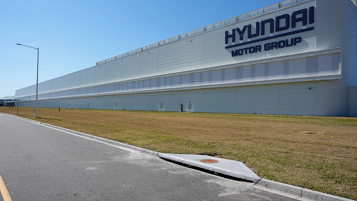 Redada masiva en planta de Hyundai, detienen a 475 inmigrantes