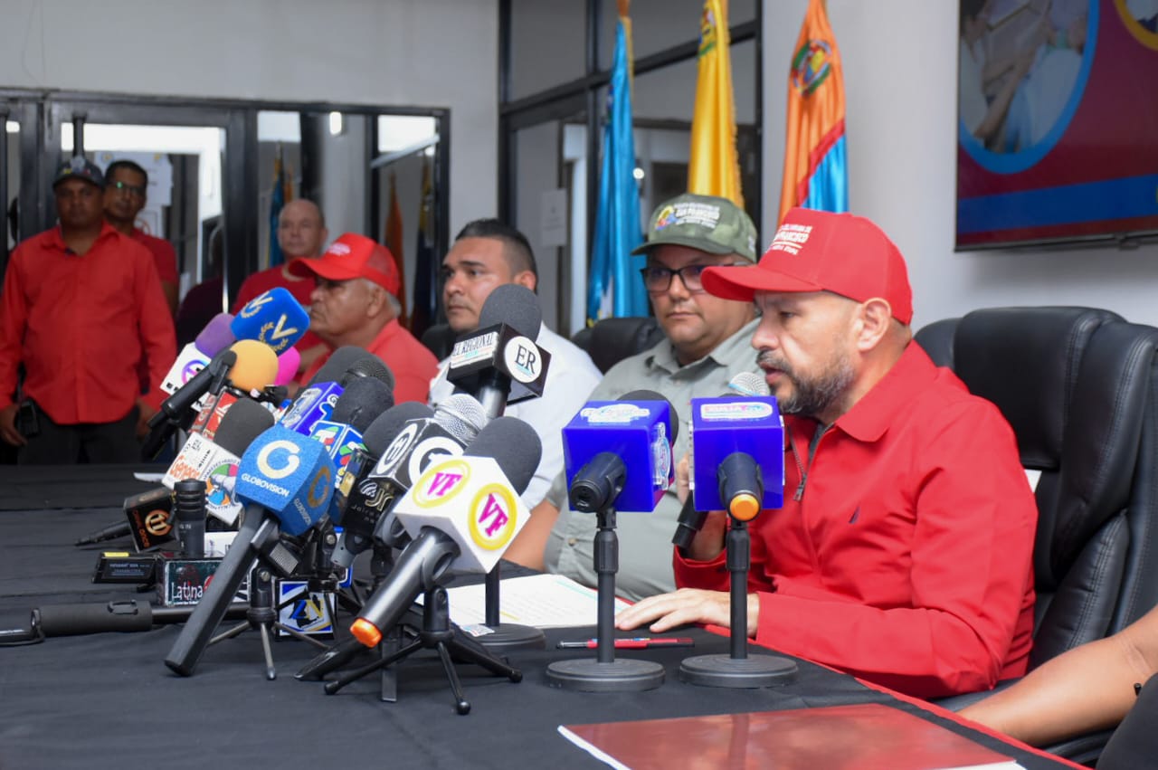 Alcalde Héctor Soto presenta balance del primer mes de gestión