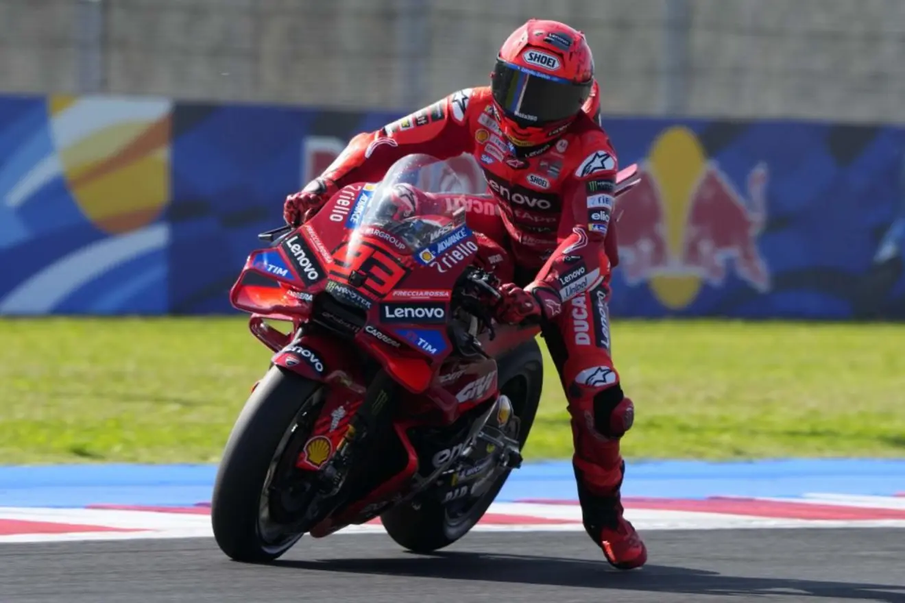 Marc Márquez puede con los de la Academia de Valentino Rossi