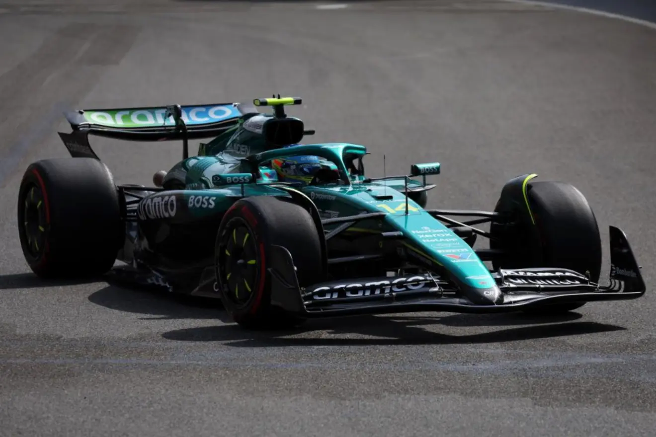 Ahogado por Aston Martin