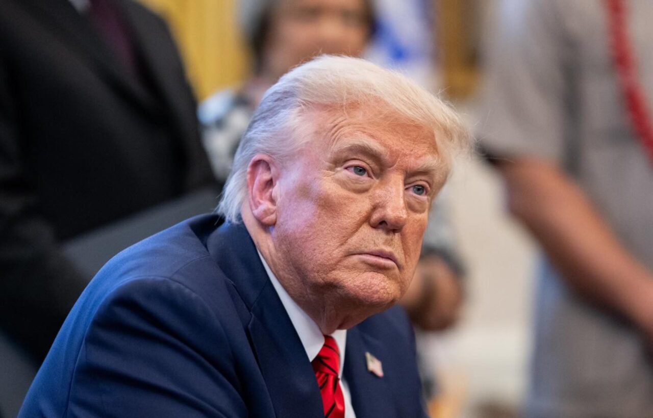 Trump insta a la fiscal general Pam Bondi a ser más contundente con sus oponentes