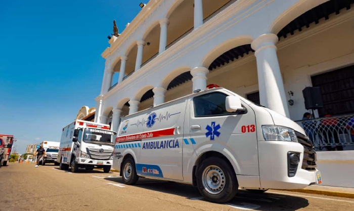 Gobernación del Zulia entrega 35 ambulancias para fortalecer la red hospitalaria regional