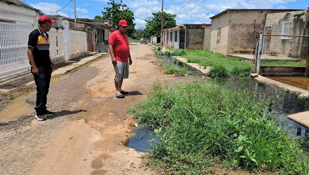 Tras inspección de Hidrolago, vecinos esperan reparación de colector en La Victoria