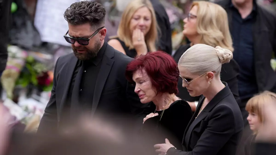 Sharon Osbourne se pronuncia por primera vez a casi dos meses de la muerte de Ozzy