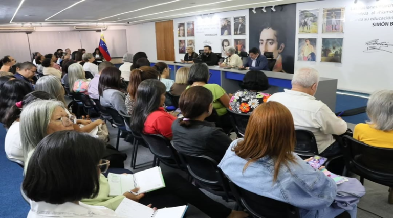 Docentes participan en ciclo formativo para el inicio del nuevo año escolar