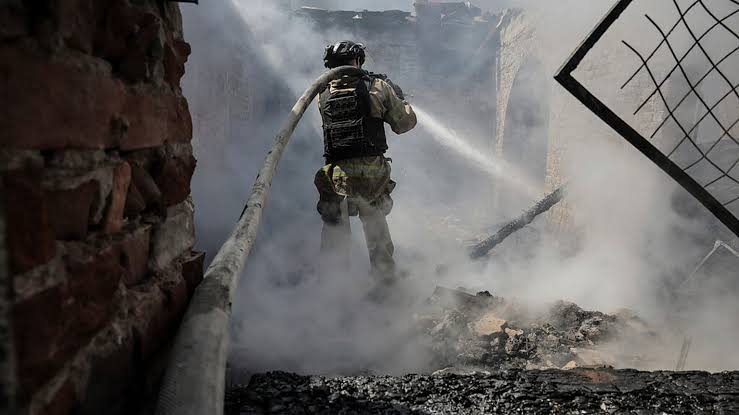 Rusia hiere a 4 bomberos ucranianos en un ataque con drones