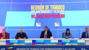 Ejecutivo se reúne con gobernadores y alcaldes para impulsar el Plan 7T