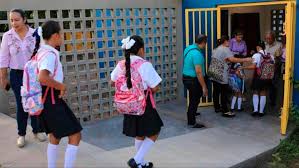 Ministerio de Educación anuncia inicio del año escolar 2025-2026 con 200 días de clases garantizados