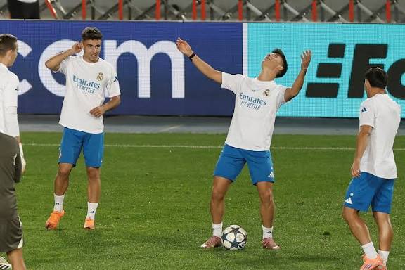 Xabi se cubre las espaldas con un ‘jefazo’ de Raúl