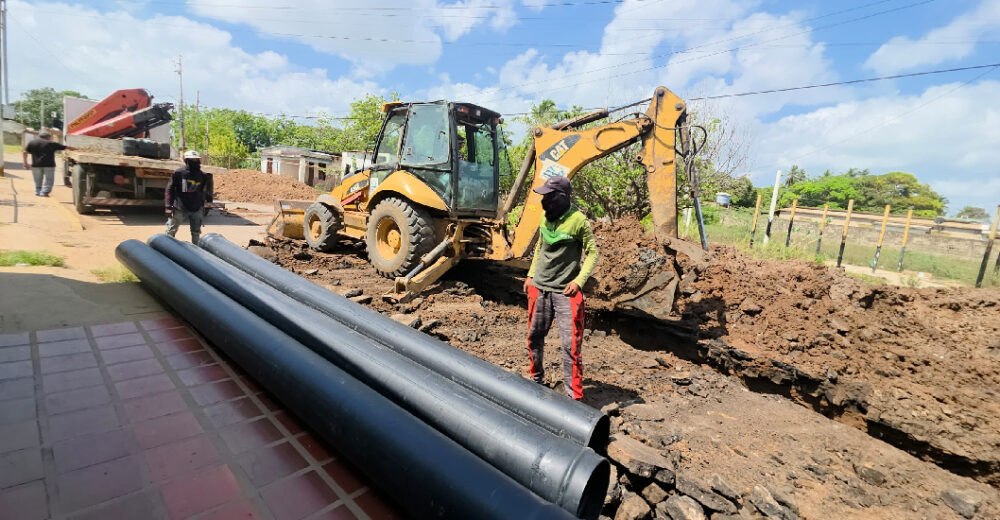 Inician obras de sustitución de red de aguas servidas en Carrasquero para beneficiar a más de mil familias
