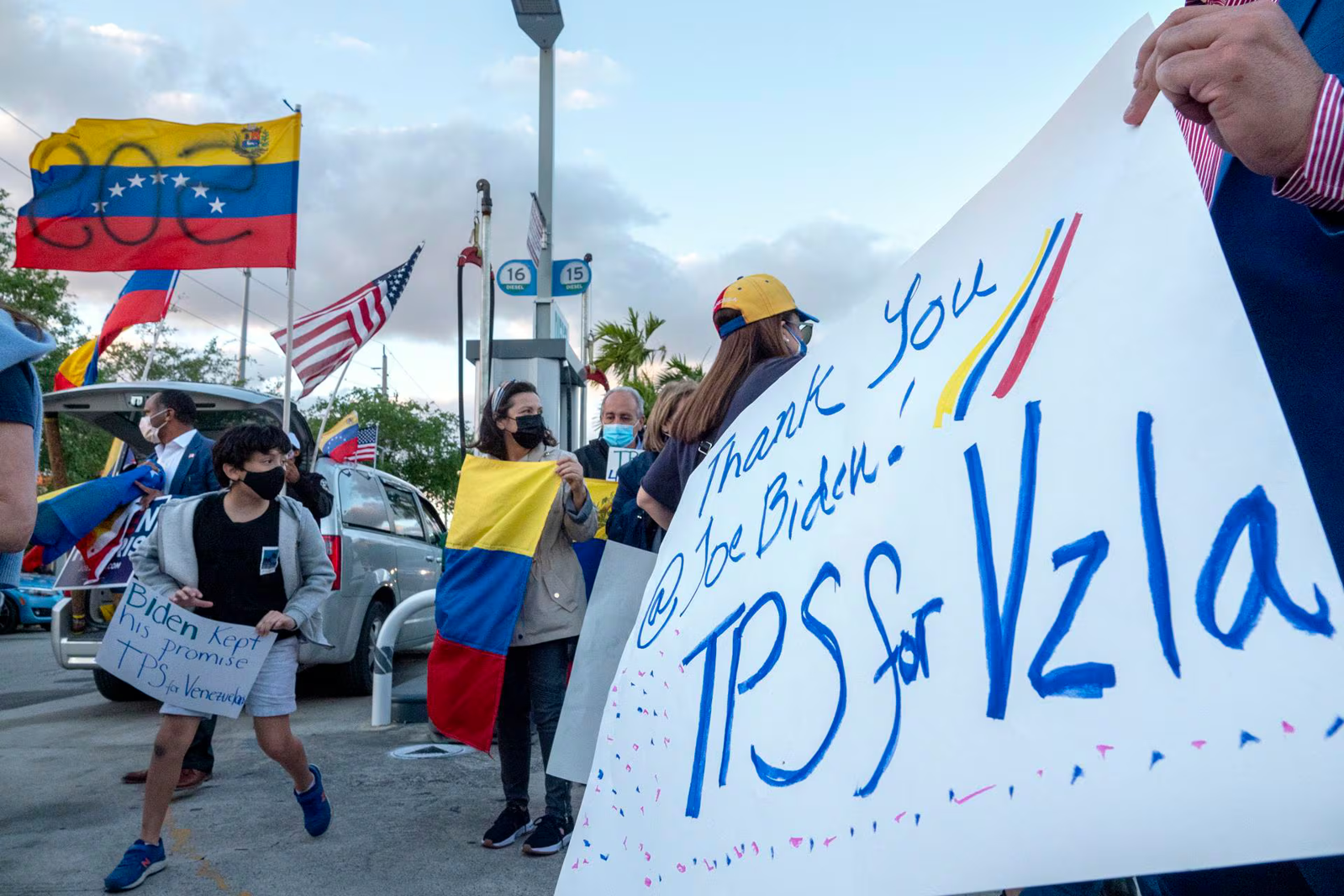 El Gobierno de Trump solicita a la Corte Suprema finalizar el TPS para más de 300.000 venezolanos