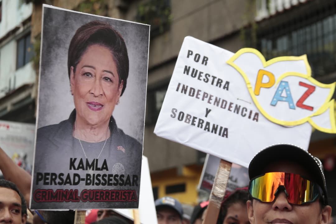 Diputado venezolano declara “persona non grata” a Primera Ministra de Trinidad y Tobago y denuncia su “vasallaje” hacia EE.UU