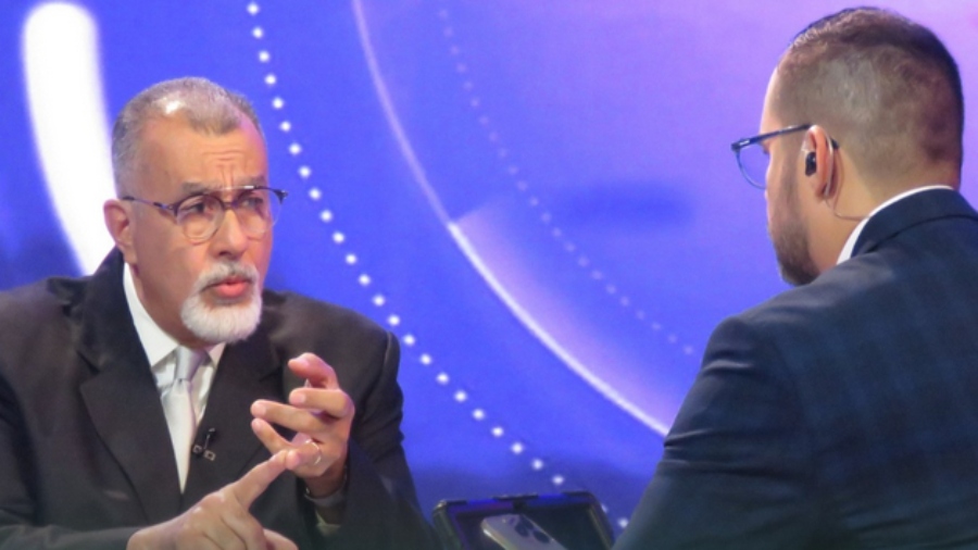 Analista Ramón López denuncia que despliegue militar de EE.UU. en el Caribe busca controlar energía global