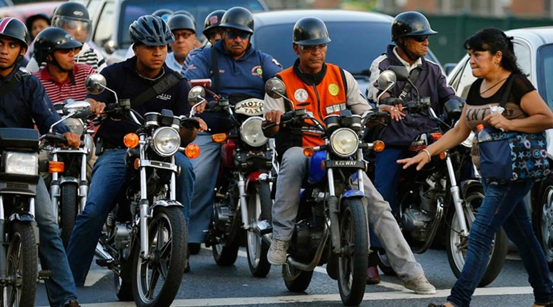 Alcaldesa Carmen Meléndez insta a revisar ordenanzas para regular el servicio de motorizados en Caracas