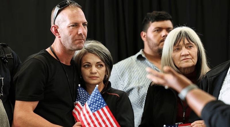 Gobierno de Trump reduce en 94% el cupo de refugiados y priorizará a sudafricanos blancos