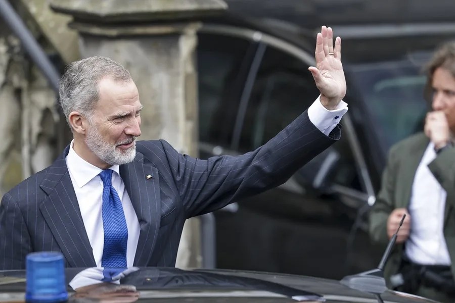 Felipe VI pide resolver las dificultades que existen para empresas españolas en China