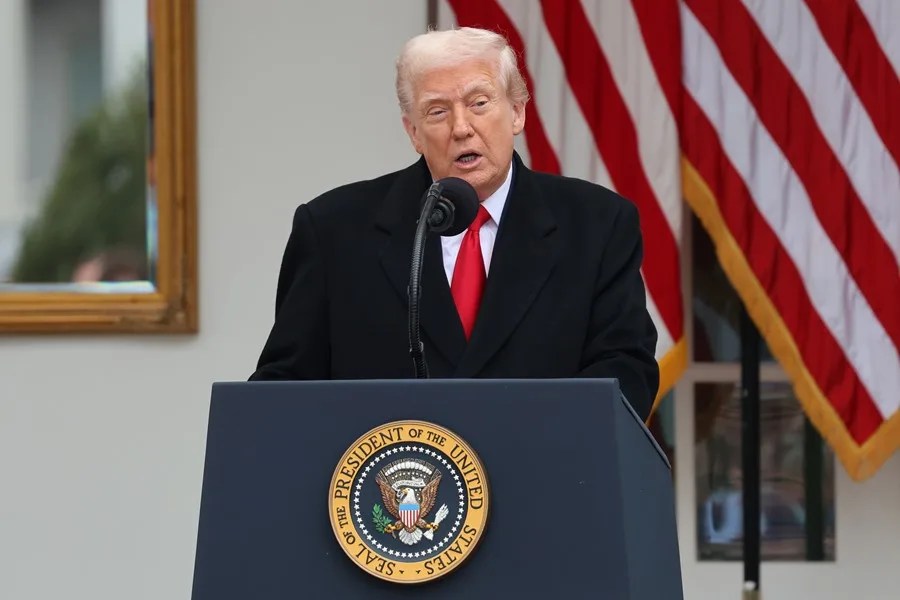 Trump advierte de que se considere el espacio aéreo de Venezuela «cerrado en su totalidad»