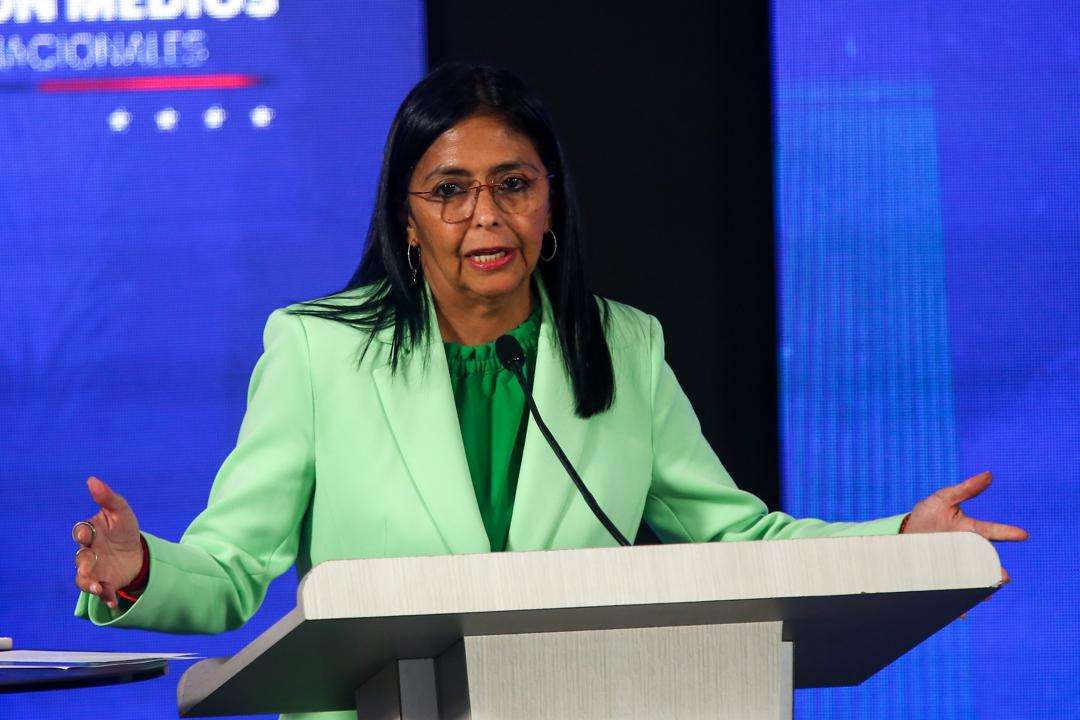 Vicepresidenta venezolana llama a prepararse para “la lucha armada” en defensa de la soberanía ante amenazas de EE.UU.